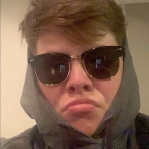 Meet your Posher, Cam